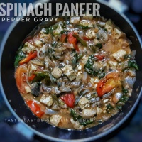 Spinach-Paneer-pepper gravy